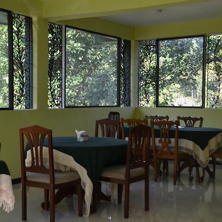 Green Woods Guest Kandy Exterior foto