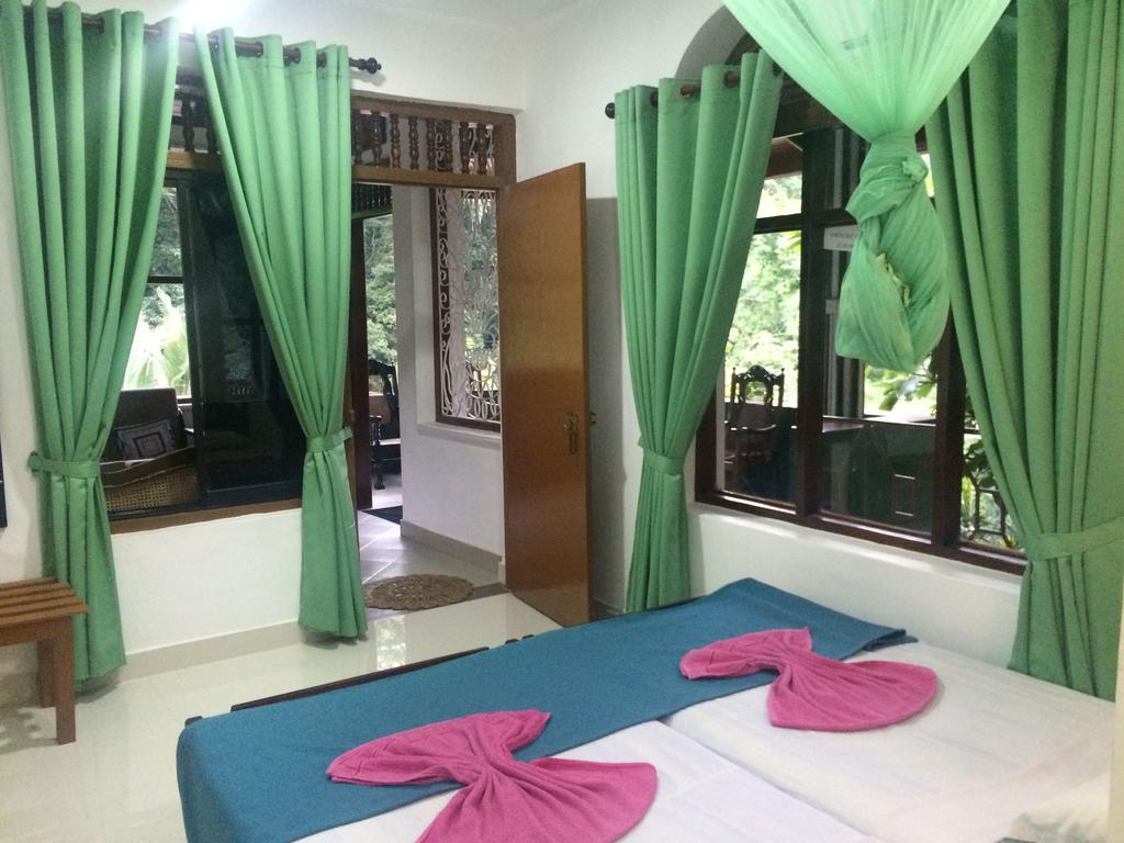 Green Woods Guest Kandy Exterior foto